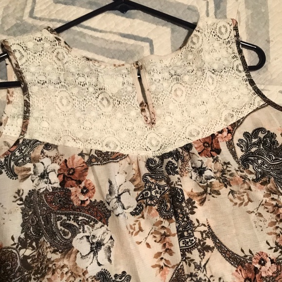 NAIF Tops - Ladies tank blouse 2X xxl